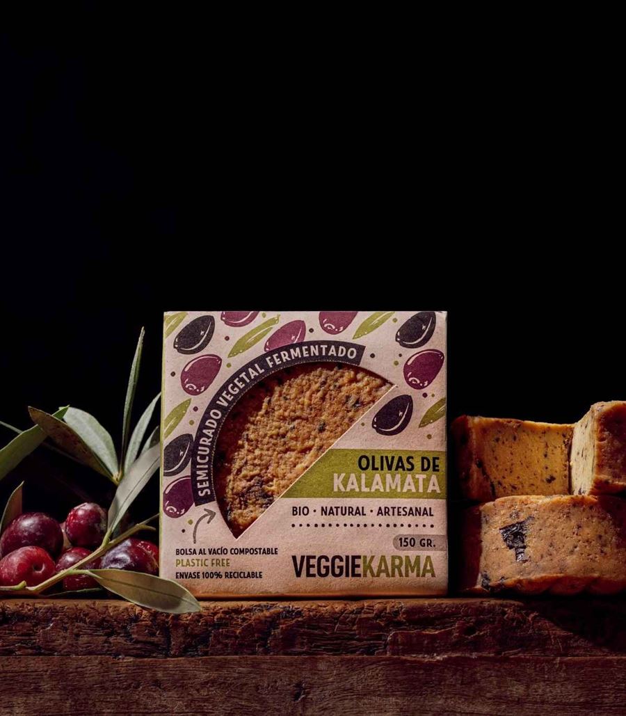 Queso semicurado vegano con olivas, Veggie Karma