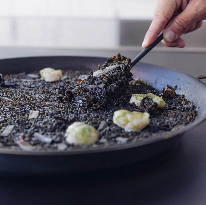 Arroz Negro, A Fuego by Quique Dacosta