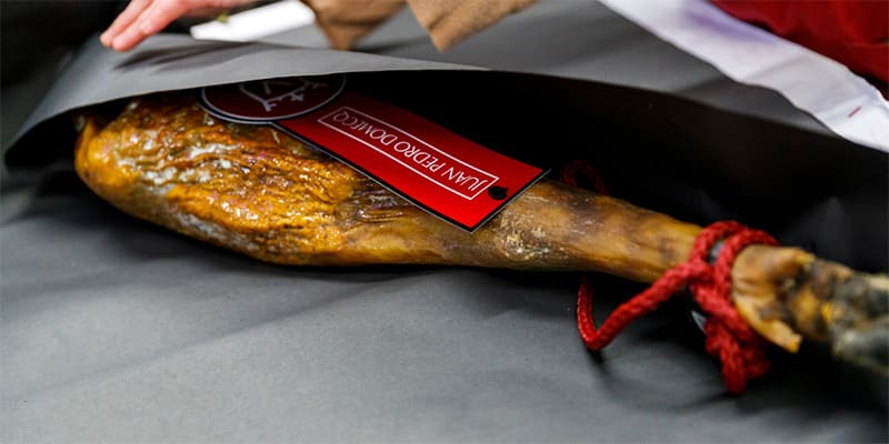 Cómo disfrutar de los mejores jamones Ibéricos de bellota y embutidos ibéricos españoles en Francia