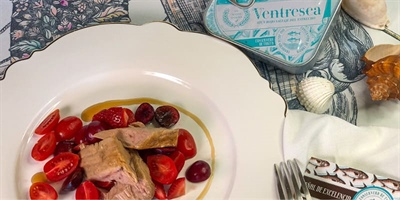 Mediterranean canned tuna, all in red... Wild!