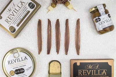 Why are Cantabrian (Spanish) 00 anchovies so highly prized?