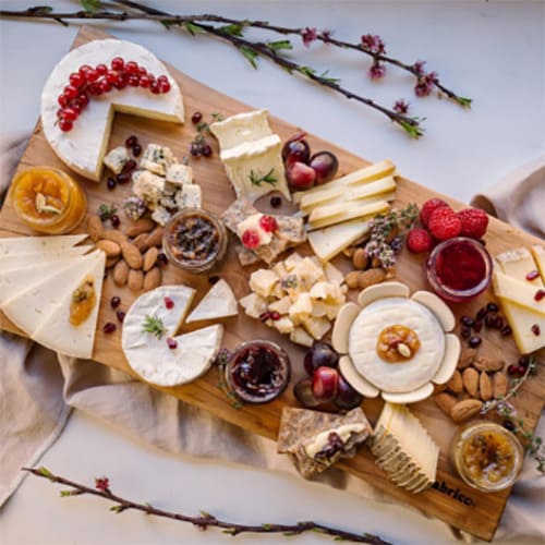 Descubre cómo la Miel y las Mermeladas realzan el sabor de tus quesos favoritos