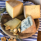 El viaje más delicioso no pasa por un aeropuerto, pasa por una tabla de quesos Made in Spain