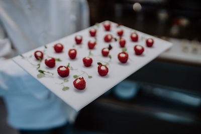 How to Find Happiness: The Pleasure of Eating Premium Spanish Gourmet Foods