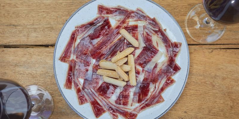 La D.O. Jabugo: el alma del jamón ibérico nace en la Sierra de Huelva