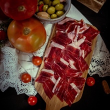 Navarretinto Ibéricos : l'excellence des jambons 100 % de race ibérique issus de la Dehesa d'Estrémadure