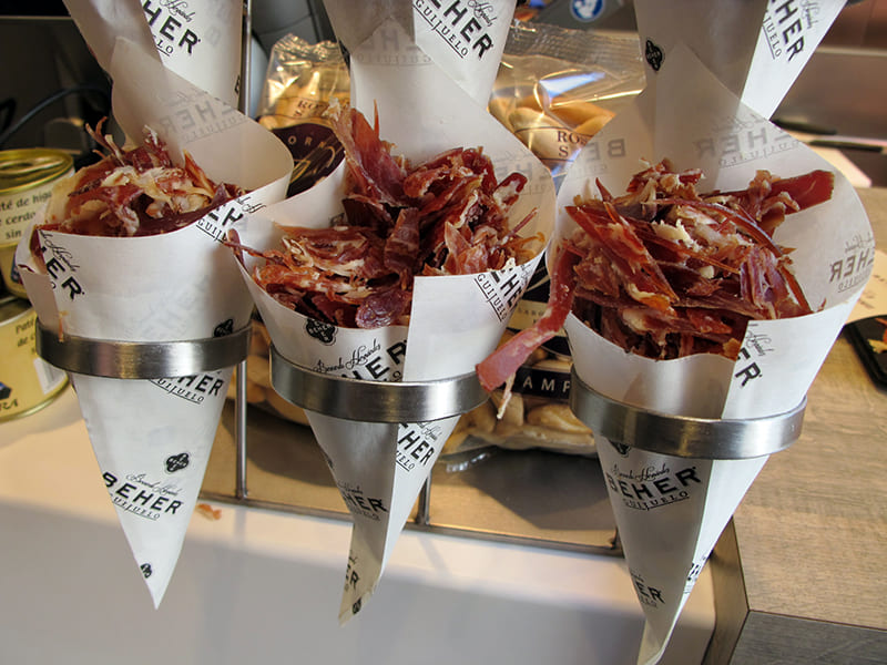Beher entame son parcours avec Cheney Brothers accompagné par Made in Spain Gourmet