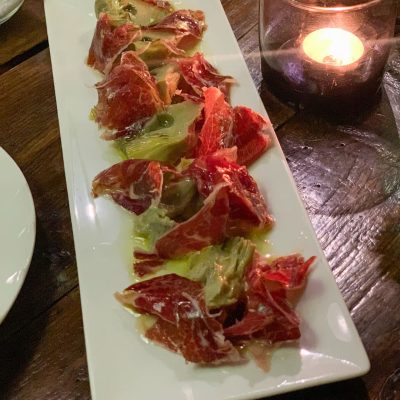 Autumn appetizer: artichokes with Iberian ham